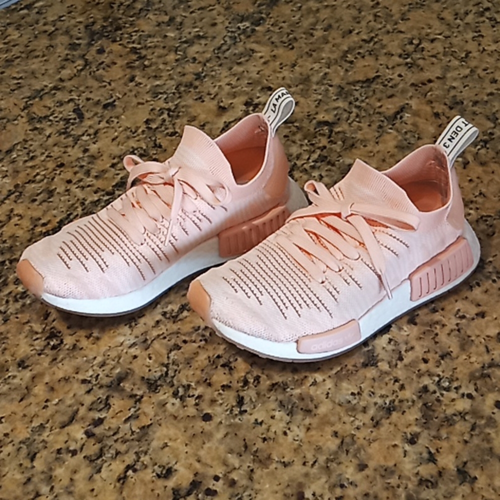 ADIDAS Originals Womens Primeknit Sneakers Style Code AQ1119. Size 6. Light Pink - Picture 15 of 16